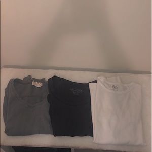 3 long sleeve shirt bundle 🖤